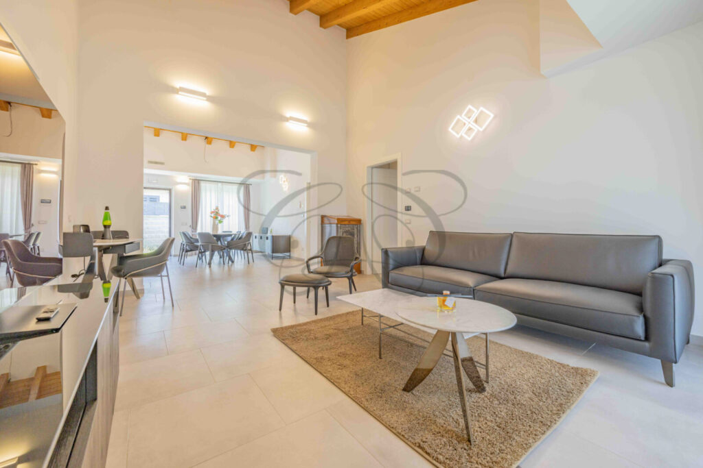brand new villa rome marino