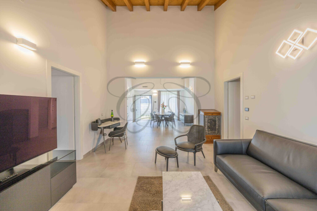 brand new villa rome marino