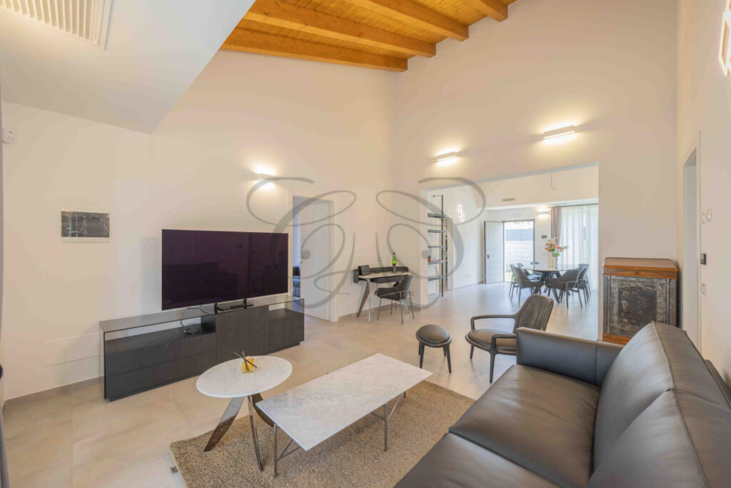 brand new villa rome marino