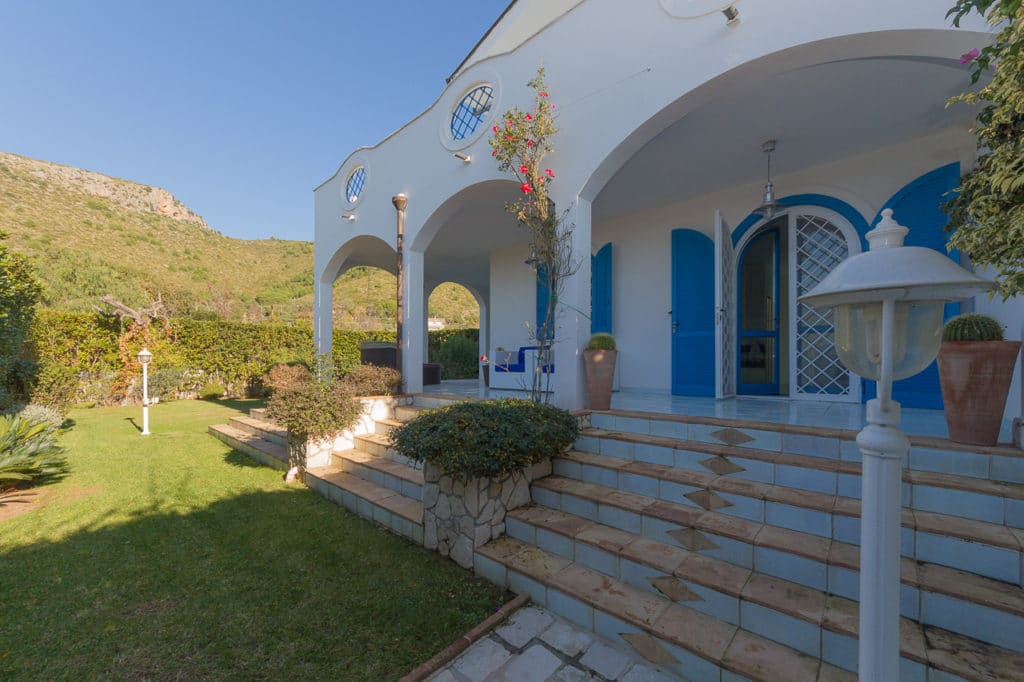 Case in Vendita a Sperlonga – Villa Panoramica di Lusso - Class & Country Homes