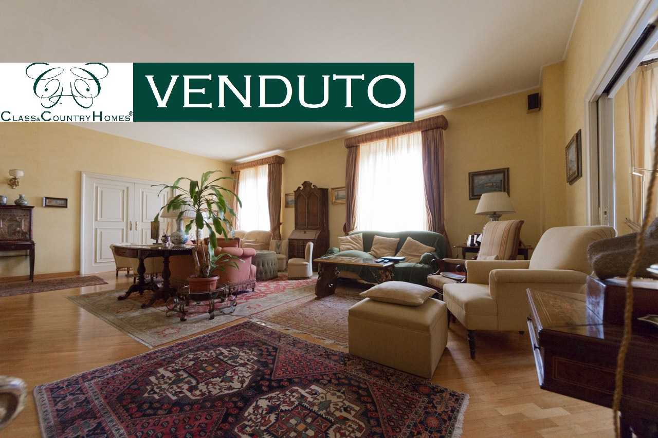 Rome Luxury Penthouses Prestigious Apartment near the Trevi Fountain