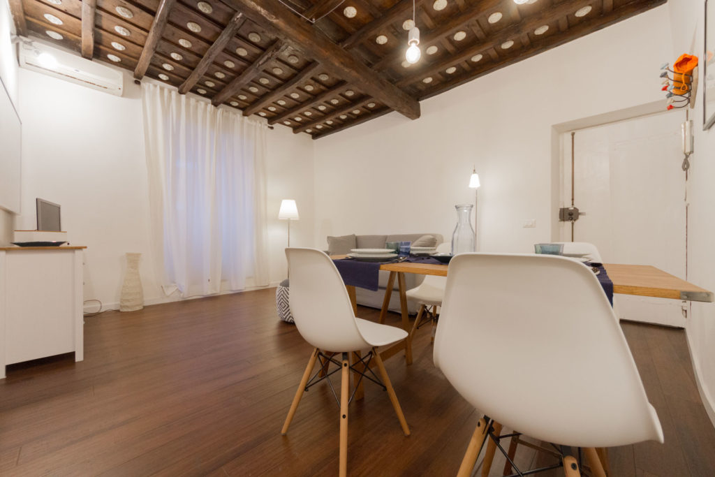 Appartamento in Affitto Roma Trastevere: Bilocale Ristrutturato adiacenze via Garibaldi - Class & Country Homes