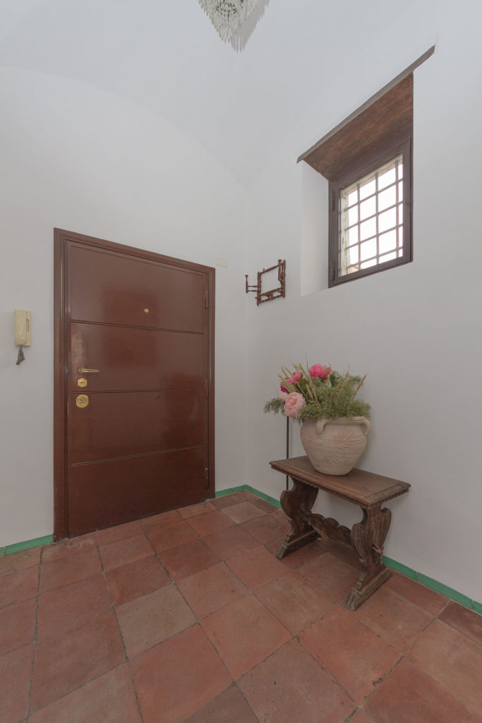 Apartment for Rent Spanish Steps Rome: Renovated and Furnished with three Bedrooms - Class & Country Homes