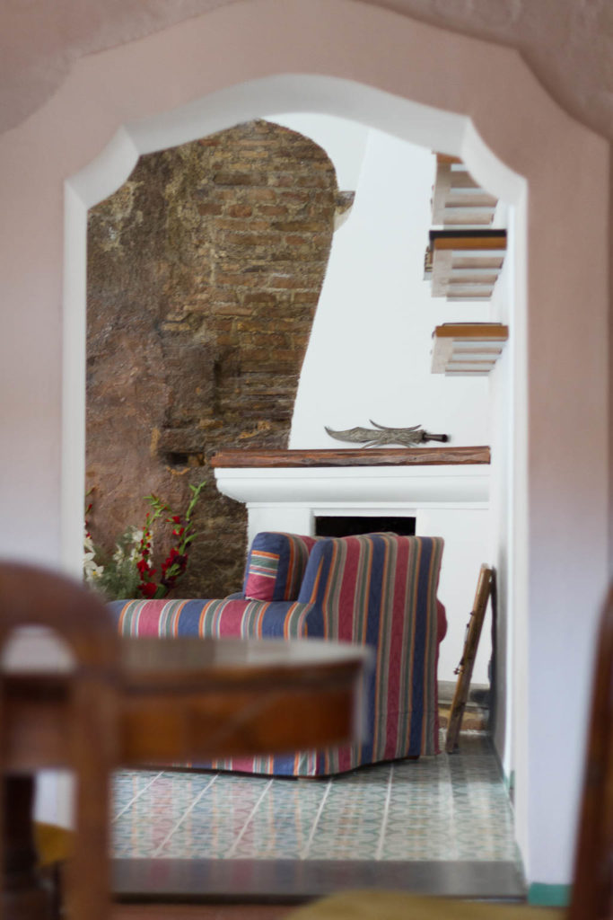 Apartment for Rent Spanish Steps Rome: Renovated and Furnished with three Bedrooms - Class & Country Homes