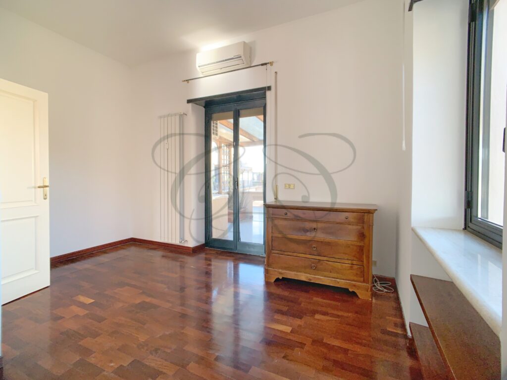 penthouse for rent in rome