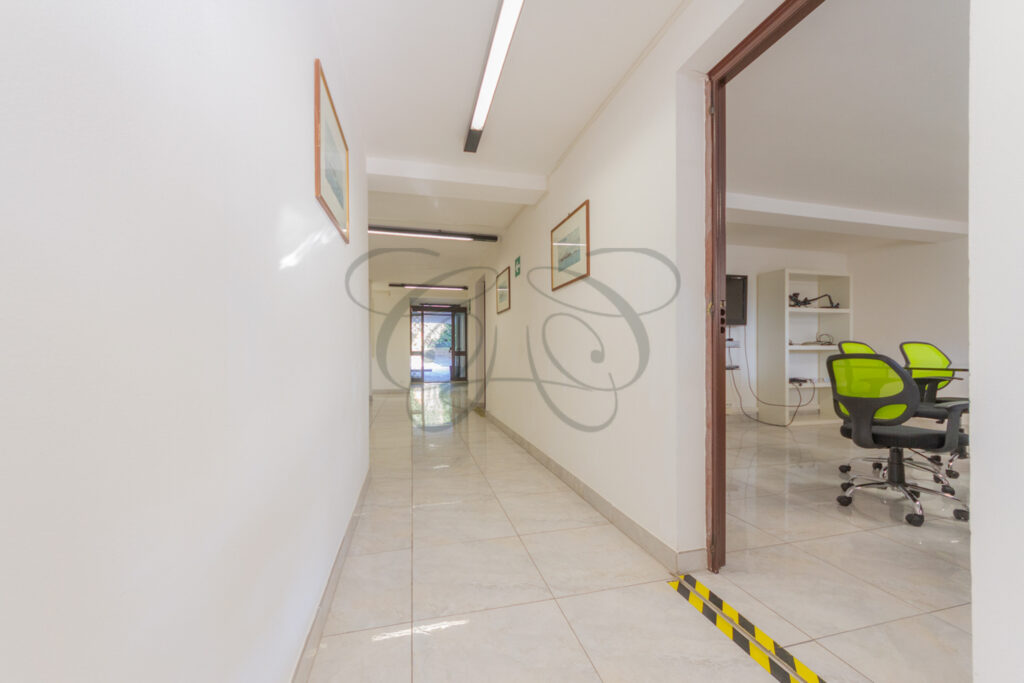 Corridoio principale di distribuzione, ufficio in affitto EUR - Class & Country Homes.