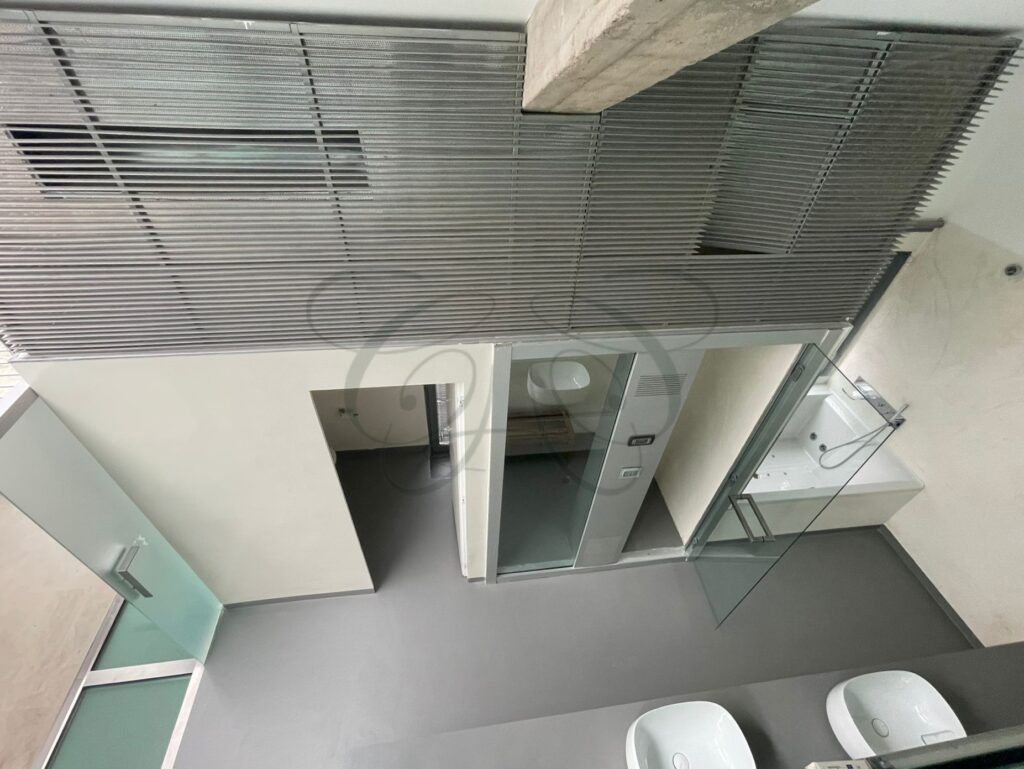 Vasca idromassaggio nella sala da bagno della suite padronale - Class & Country Homes.