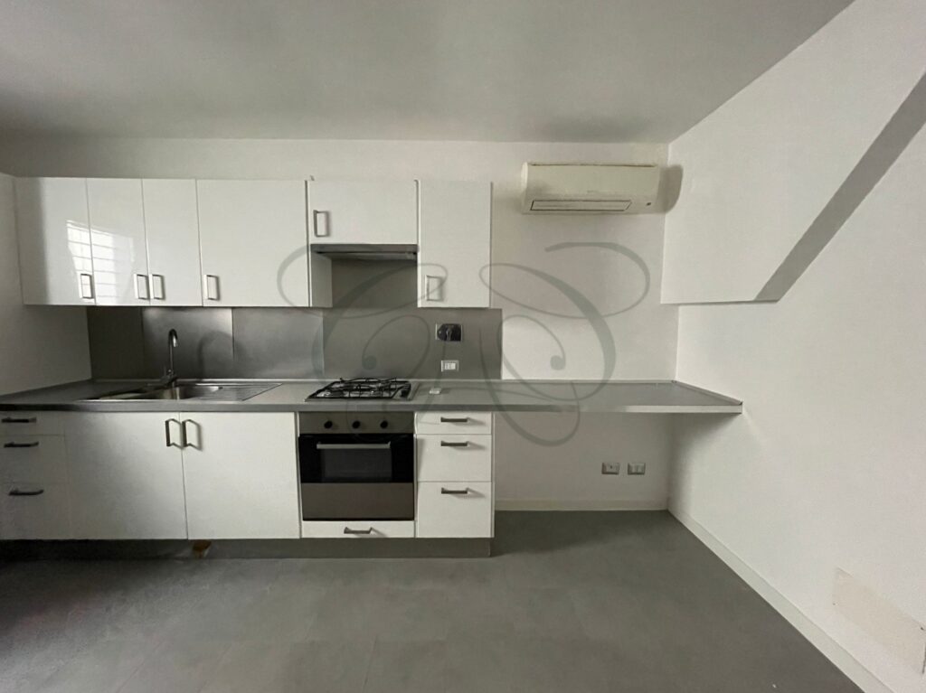 Cucina dell'appartamento di servizio per il personale - Class & Country Homes.