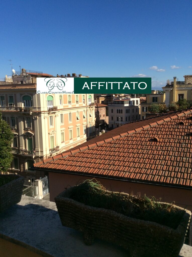 Immobile affittato - Rent Villa Torlonia Rome: Elegant Apartment with Panoramic Balcony