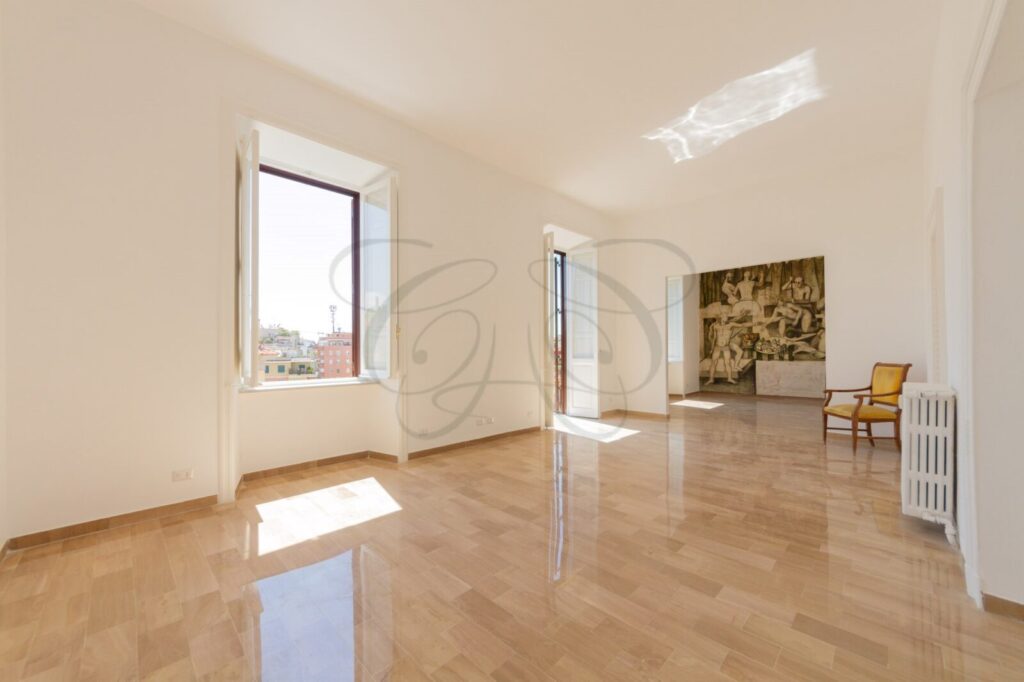 Sala da pranzo con affresco storico in appartamento di lusso affittato da Class & Country Homes a Roma, quartiere Pinciano.