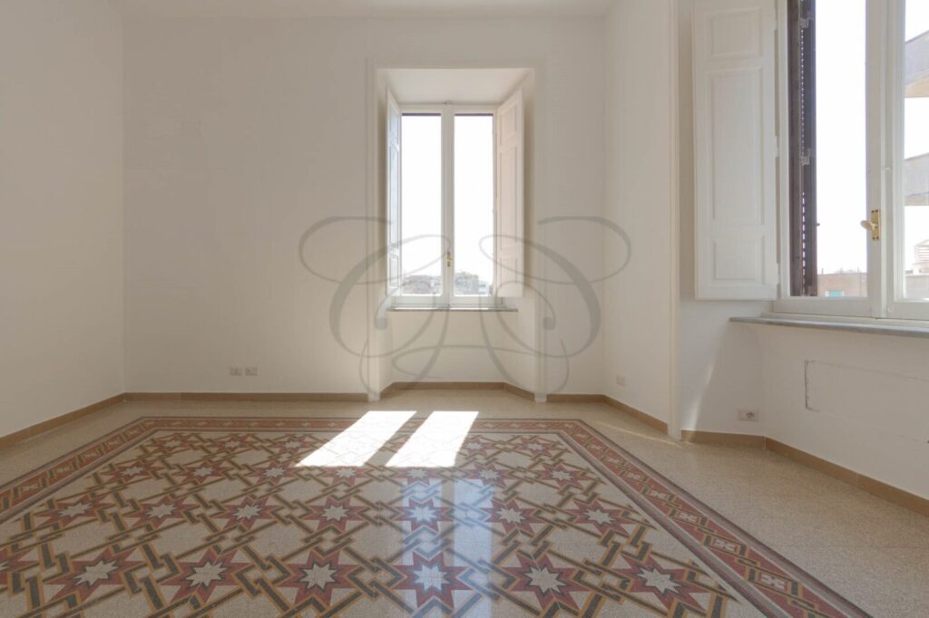 Una delle tre camere da letto in appartamento di 175 mq affittato da Class & Country Homes a Roma.