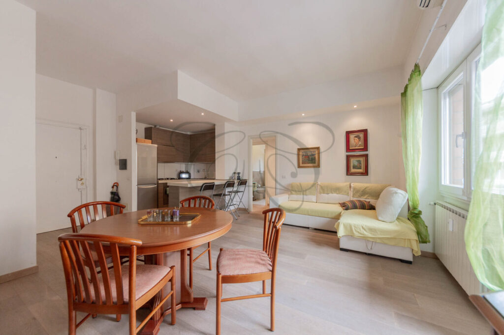 vendita appartamento monteverde, cucina, penisola, arredo cucina, affittato da Class & Country Homes