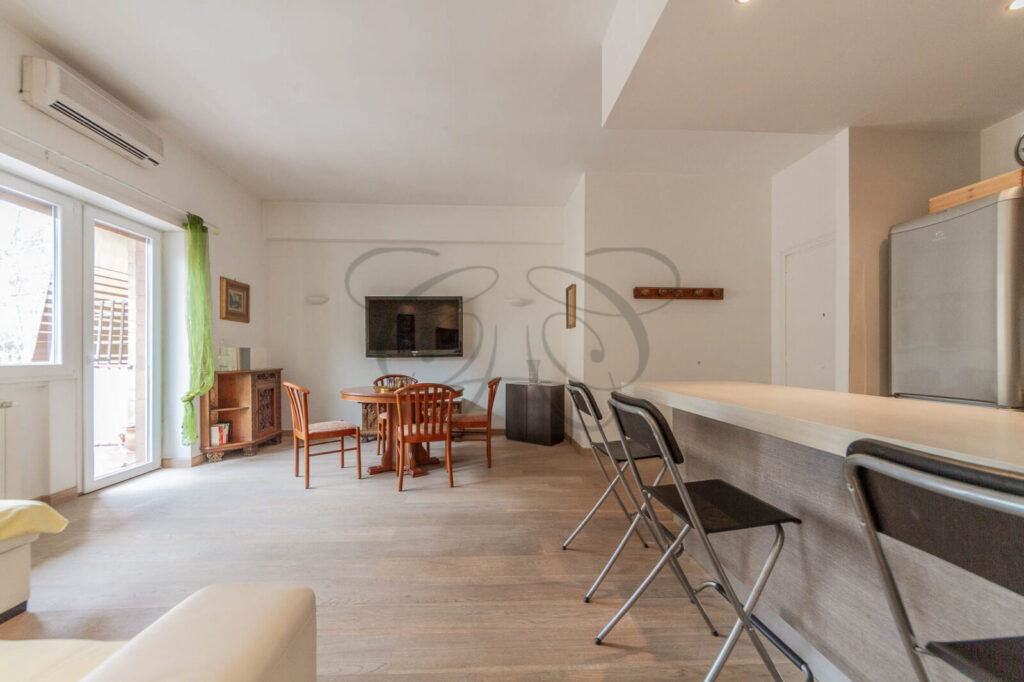 vendita appartamento monteverde, angolo cottura, open space, affittato da Class & Country Homes