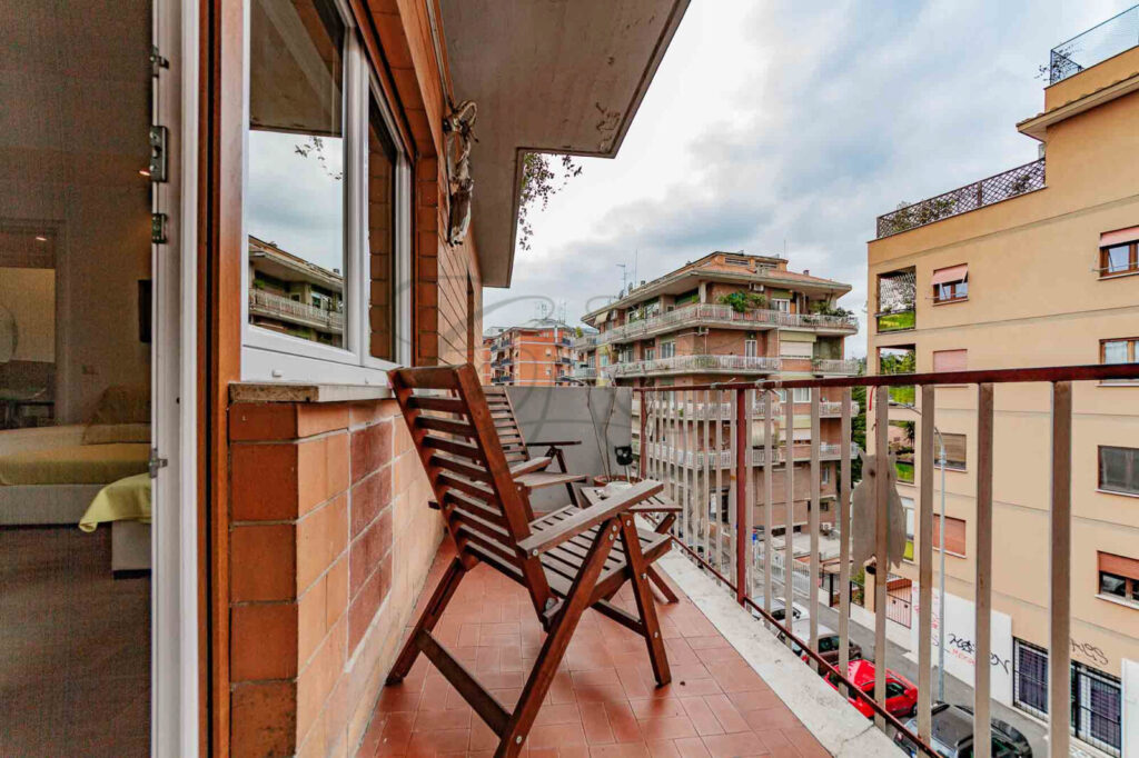 vendita appartamento monteverde, balcone, vista panoramica, affittato da Class & Country Homes
