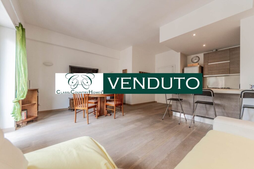 vendita appartamento monteverde, soggiorno, tavolo da pranzo, affittato da Class & Country Homes