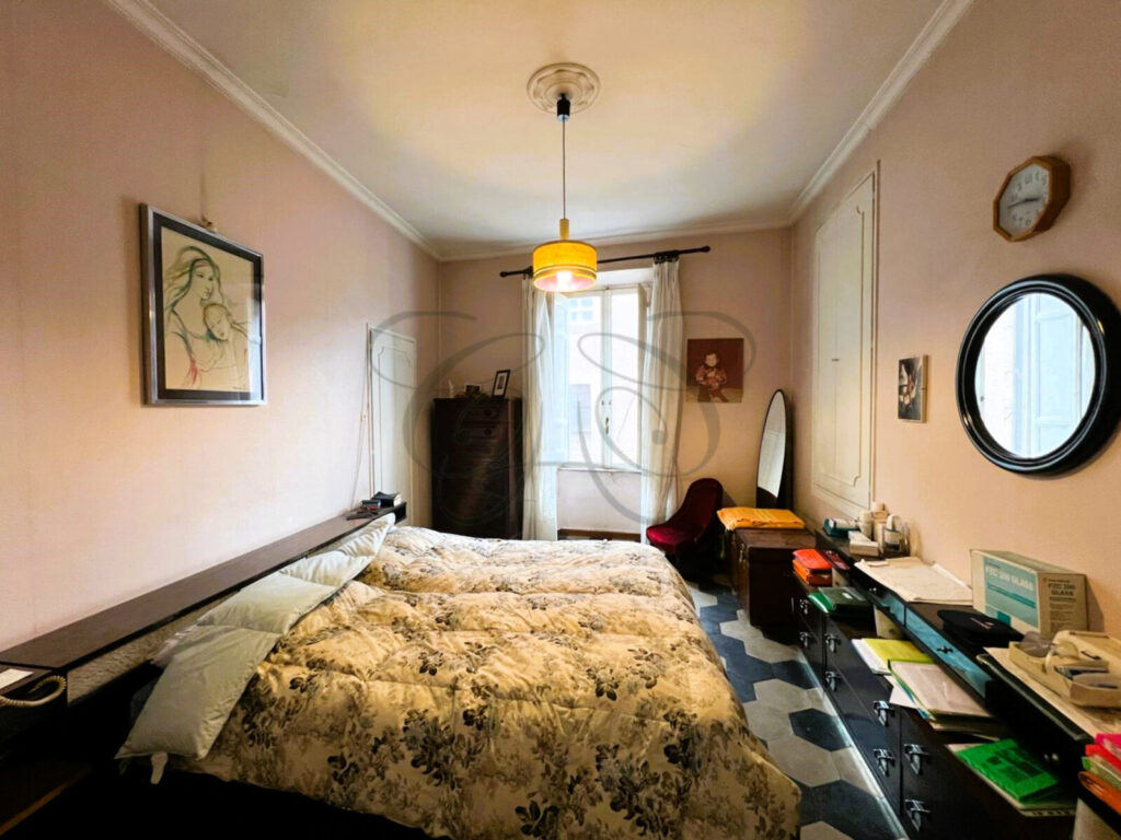 Spazi ampi e flessibili in un appartamento venduto da Class & Country Homes nel centro di Roma.