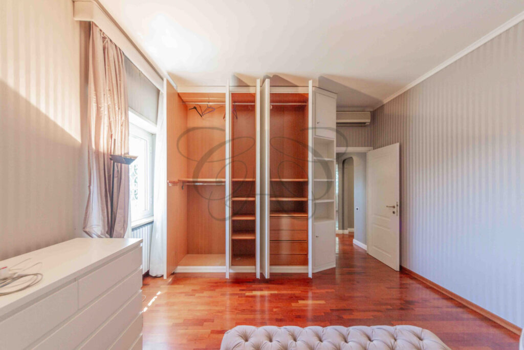 Rent in Rome with Terrace