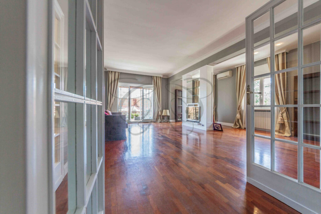 Rent in Rome with Terrace