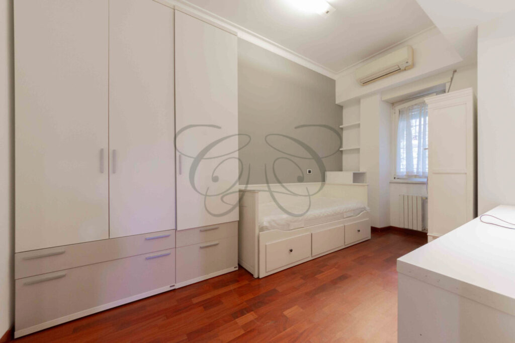 Rent in Rome with Terrace