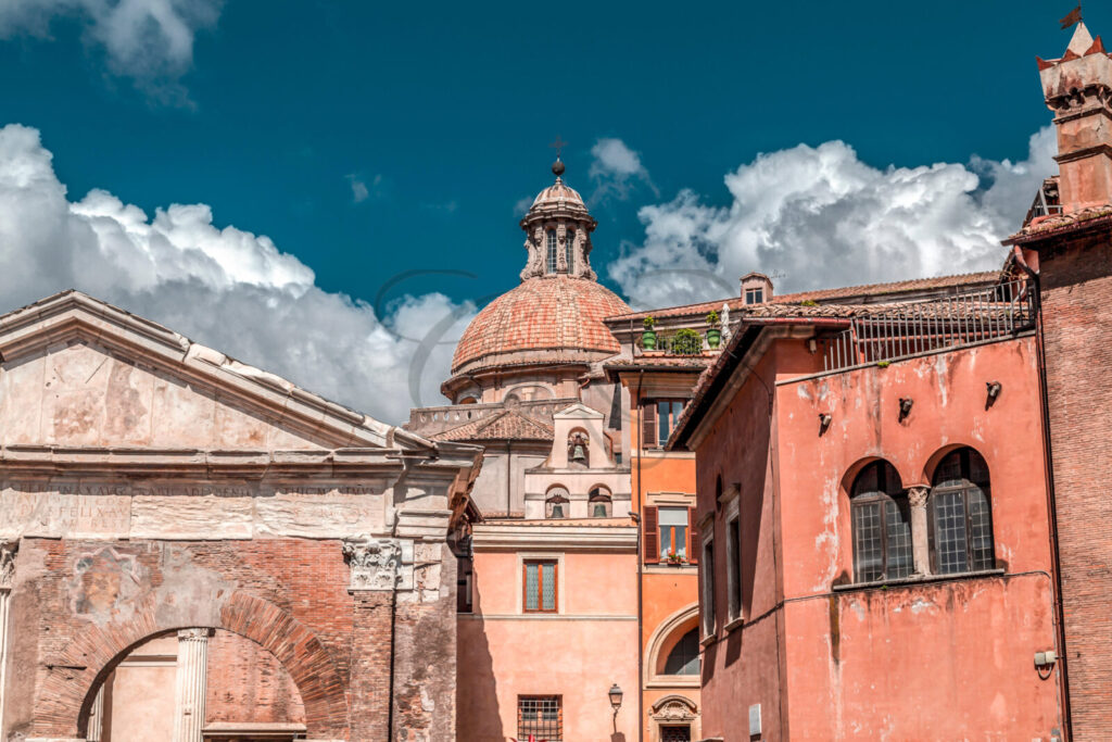 Vista del Tempio Maggiore nel Ghetto di Roma, vicino all'appartamento venduto da Class & Country Homes.