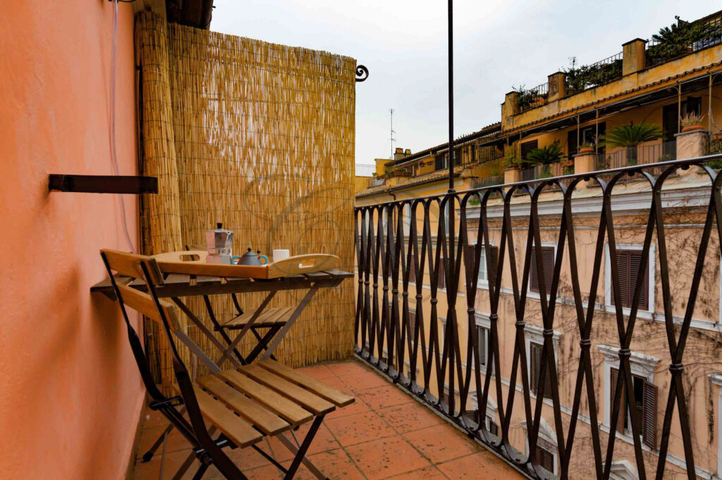 Elegant Apartment Rental in Historic Borgo Pio