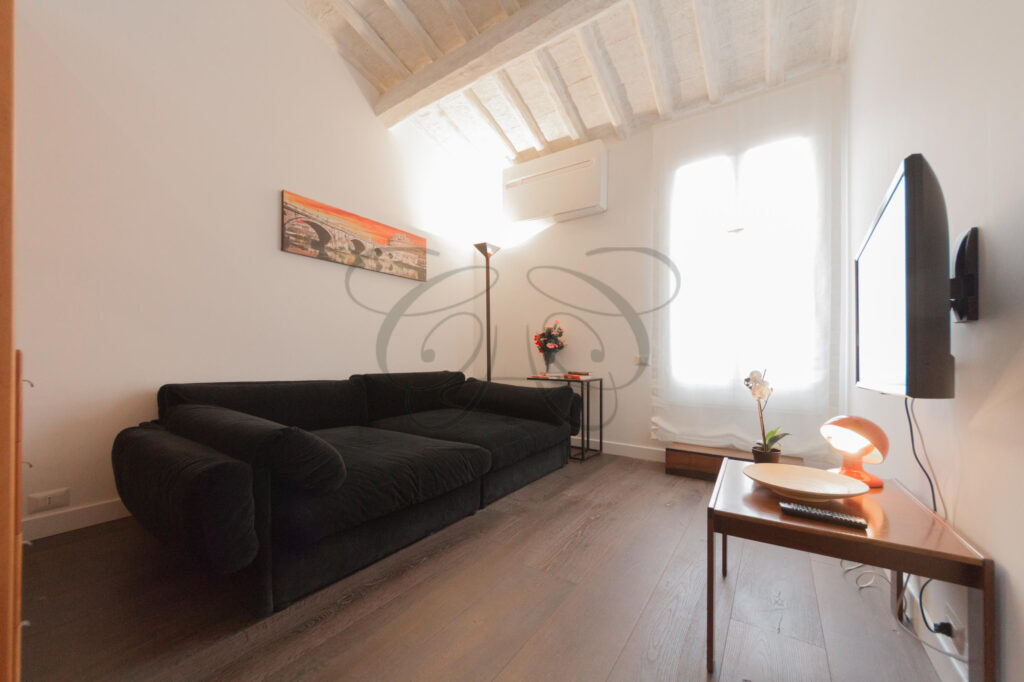 Elegant Apartment Rental in Historic Borgo Pio