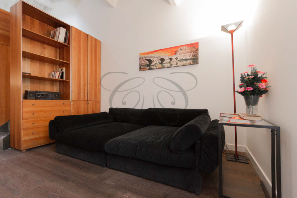 Elegant Apartment Rental in Historic Borgo Pio