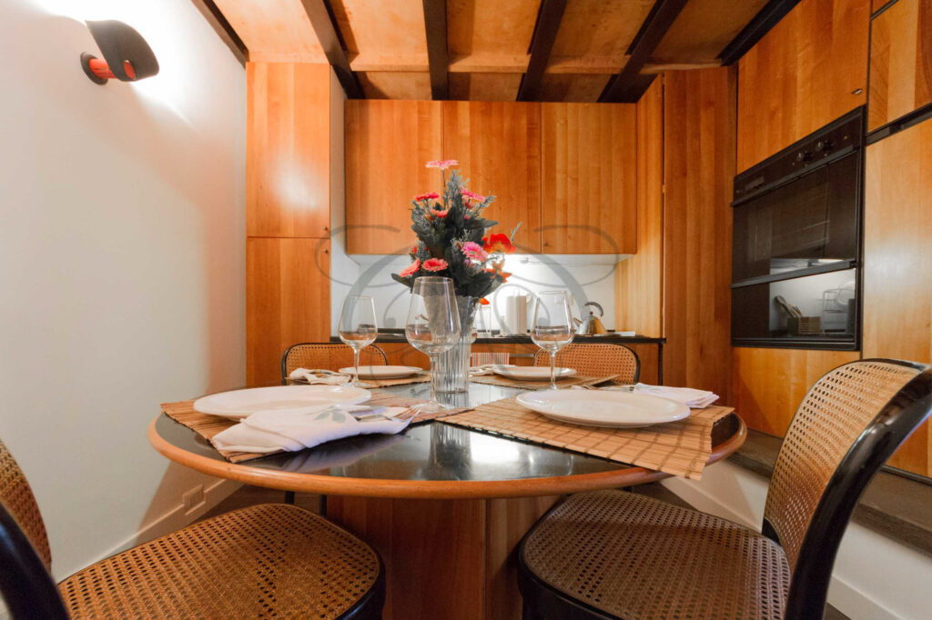 Elegant Apartment Rental in Historic Borgo Pio