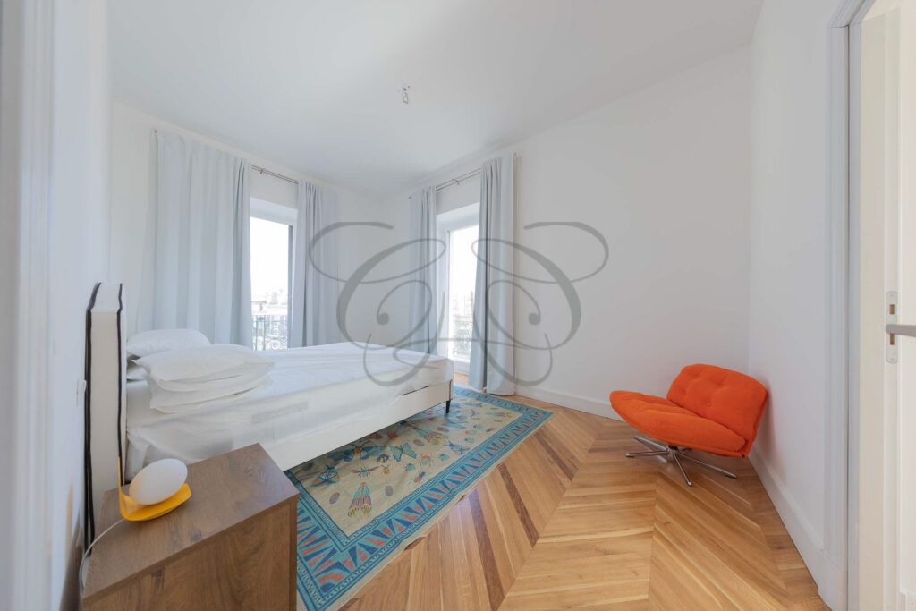 Bright double bedroom with parquet floor in luxury Rome penthouse - Class & Country Homes.