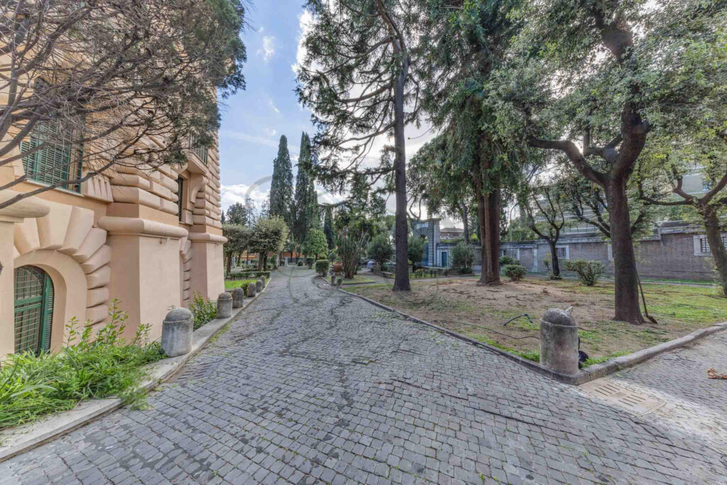 A shaded path in the private park of the Vigna Clara villa - Class & Country Homes.