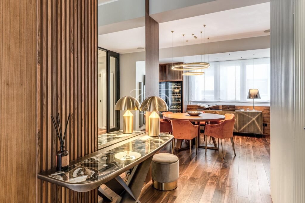 Vendere appartamento di lusso Camilluccia Roma — dall'ingresso verso la sala da pranzo