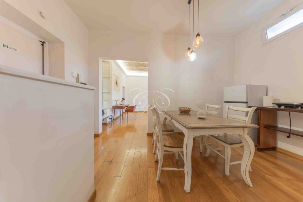 Borgo Vittorio Rome luxury apartment for rent — dining room with table for four