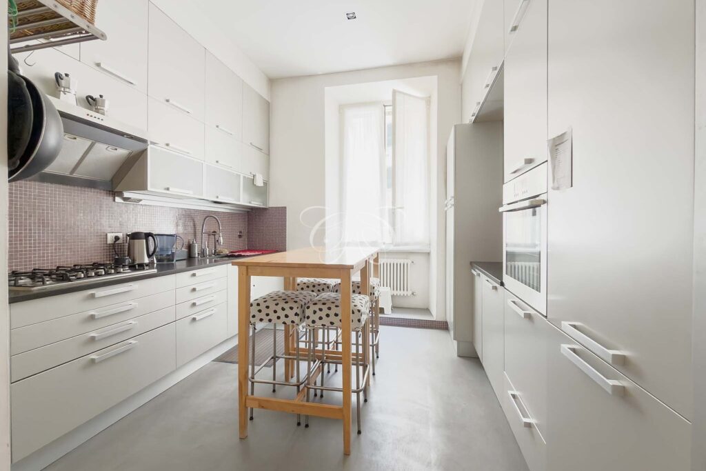 Prati Rome luxury apartment for sale — eat-in kitchen