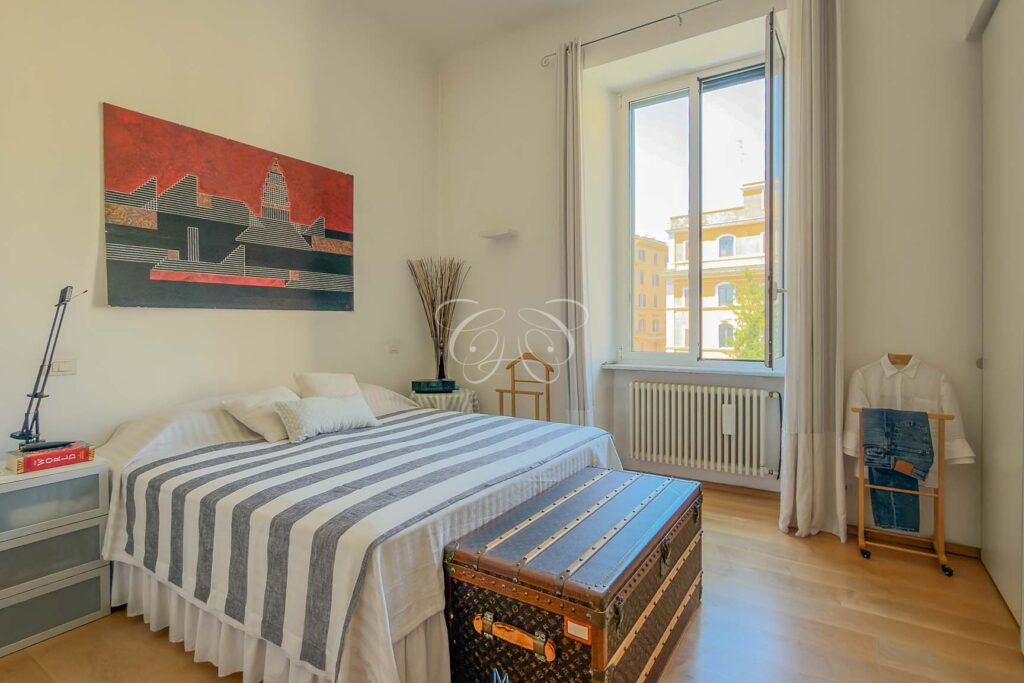 Prati Rome luxury apartment for sale — master bedroom