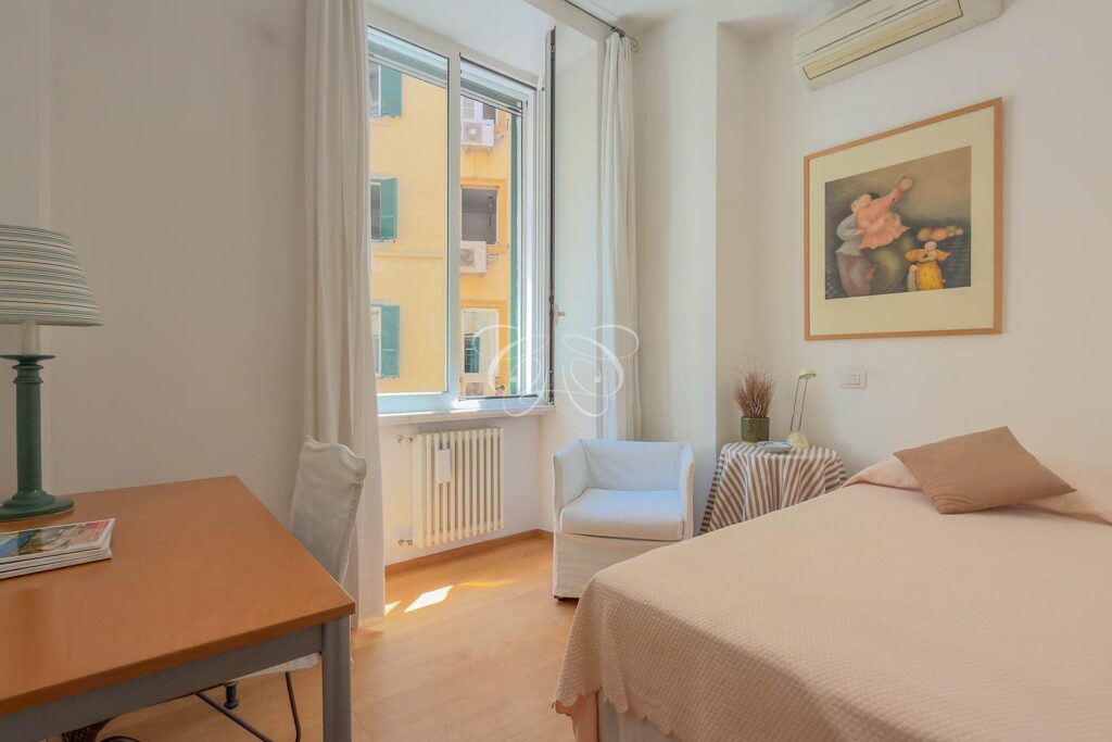 Prati Rome luxury apartment for sale — self-contained suite with single bed