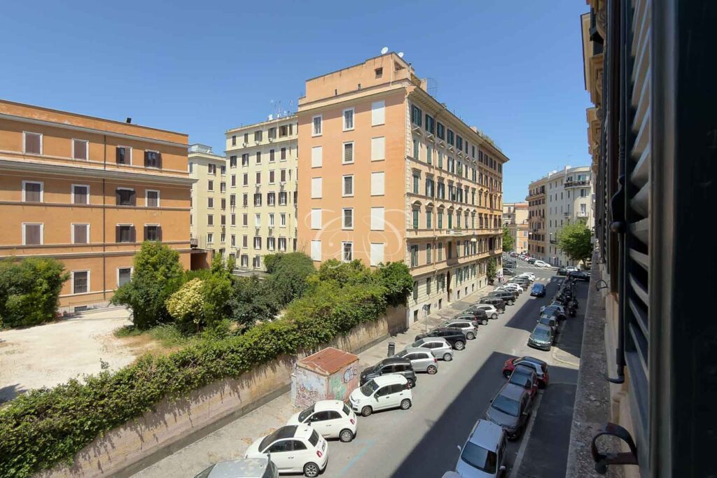 Sell luxury apartment Prati Rome — view over Via Pietro della Valle