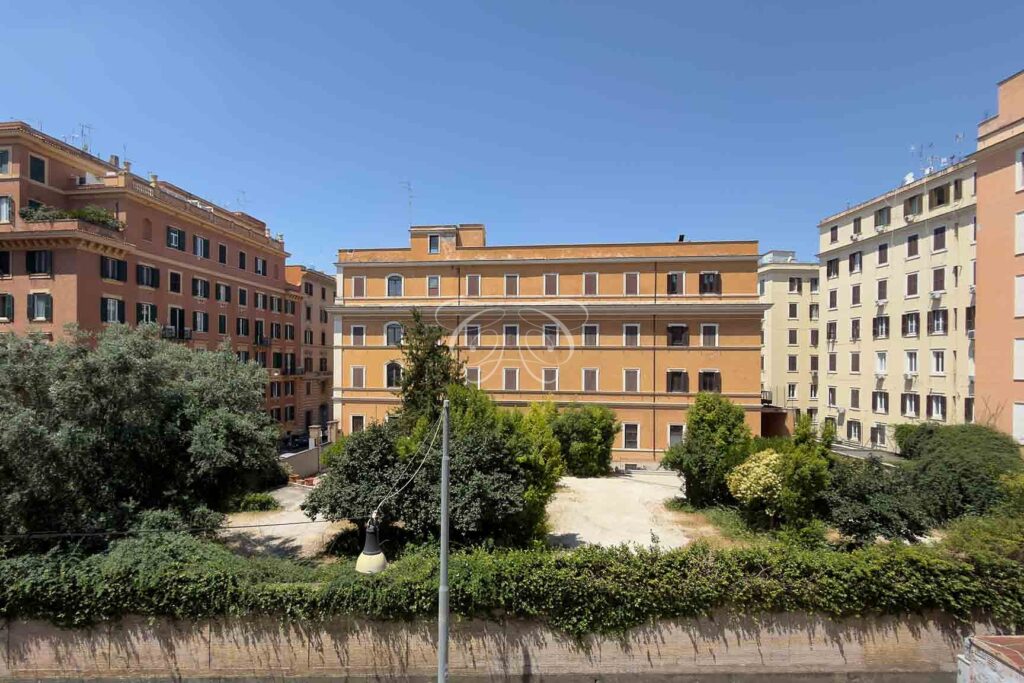 Sell luxury apartment Prati Rome — view over the Umbertine-era buildings