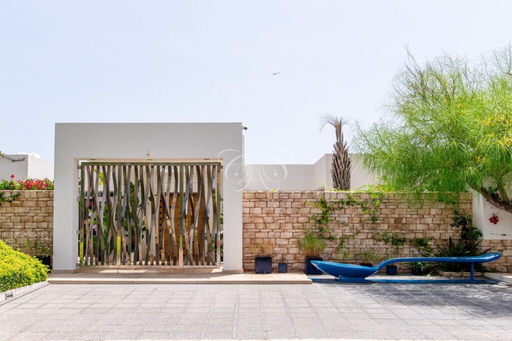 Roca Llisa Ibiza luxury villa for sale — gate
